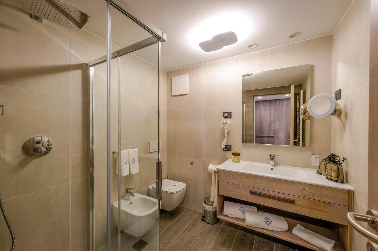 Hotel Ambra Clusone Exterior photo
